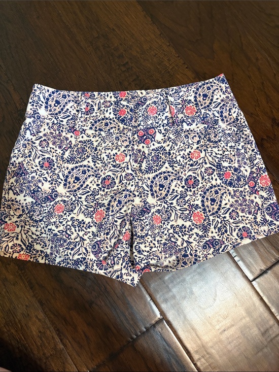 Ann Taylor Pants - Ann Taylor LOFT floral paisley shorts size 6